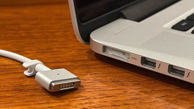 Apple "M2 Chip" Coming to Redesigned 14" & 16" MacBook Pros! смотреть онлайн