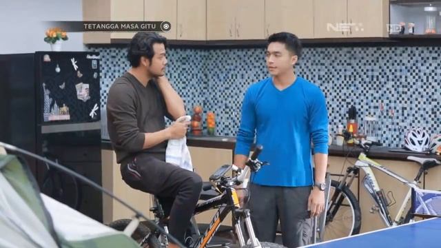 Tetangga Masa Gitu? - Episode 11 - Gagal Kepuncak - Part 3 смотреть онлайн