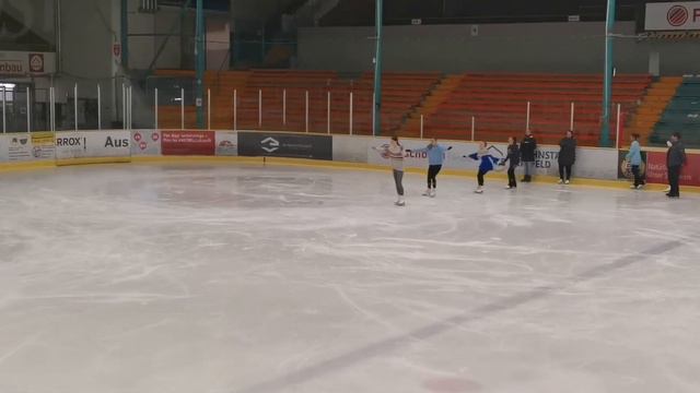 Vlog:подготовка👗 и квалификации по фигурному катанию⛸️ смотреть онлайн