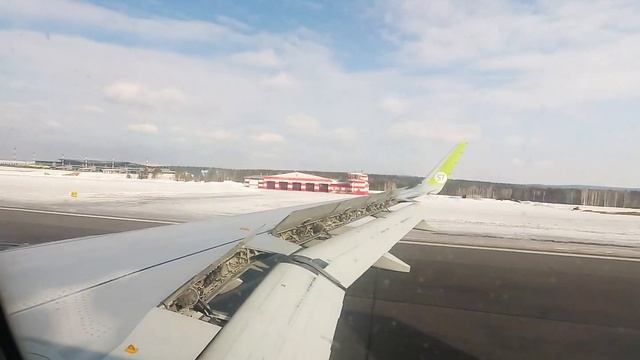 Посадка в Красноярске Airbus A320 NEO S7 Airlines