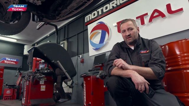 Wymiana paska osprzętu | Adam Klimek | Team Total смотреть онлайн