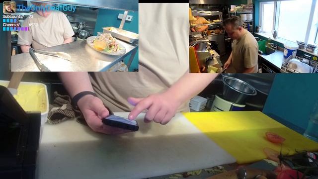 Черные тигровые креветки после покупки очистите, очистите и разделите на креветки. смотреть онлайн