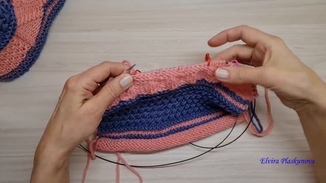 Моя новая моделька. Сапожки-тапочки на 2 спицах. смотреть онлайн