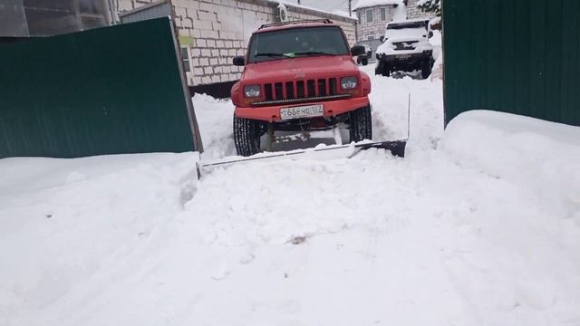 Отвал на Jeep XJ. уборка снега Jeepmotorsport смотреть онлайн