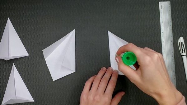 How To Make A Paper 3D Pyramid // Easy 3D Figures Tutorial