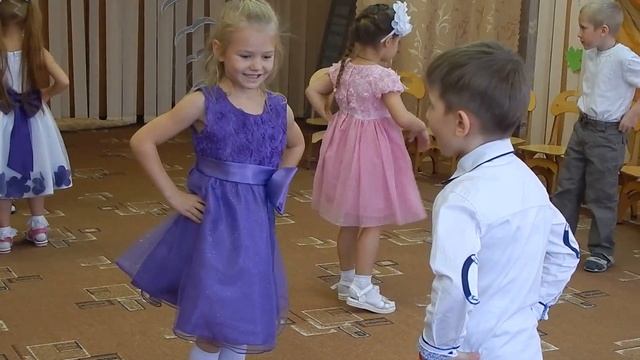 Танец "Бульба" старшая группа МКДОУ №46 смотреть онлайн