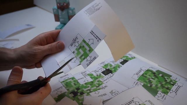 Крипер Майнкрафт игрушка из бумаги собираем голову Крипера смотреть онлайн