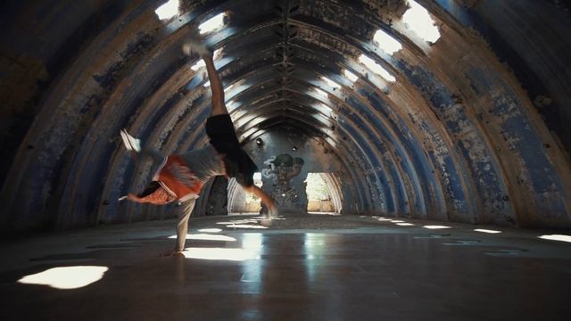 VADOS | ARCTIC ROCKERZ смотреть онлайн