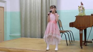 Алиса Степанова, песня «Маленькая девочка»