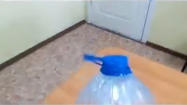 Бутылка воды челлендж 5 литровая смотреть онлайн