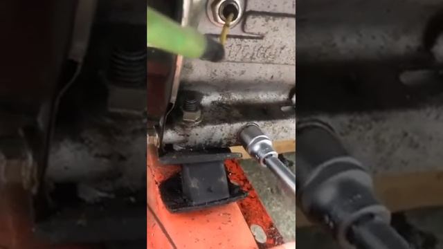 бензогенератор fubag 2200 ( Замена масла и свечи) смотреть онлайн