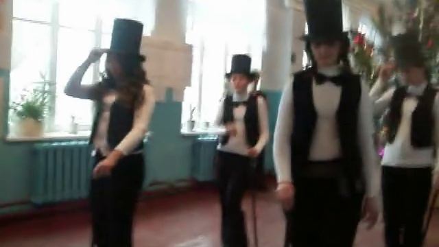 танец с тросточками 7 класс Новый год 2012 смотреть онлайн