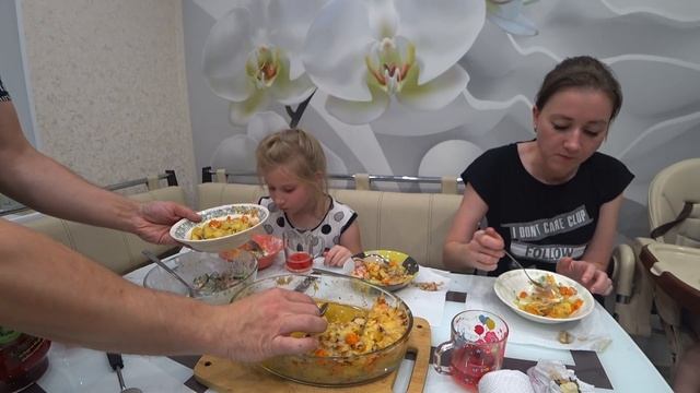 МУКБАНГ ГОРБУША С КОСТЯМИ И КАРТОШКОЙ В ДУХОВКЕ | MUKBANG POTATOES IN THE OVEN WITH PINK SALMON смотреть онлайн