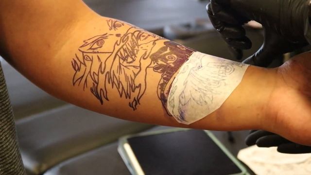 First tattoo! *HE GOT AN ANIME TATTOO* смотреть онлайн