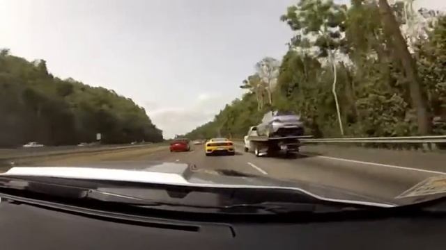 Mustang 5.0 2014 vs Ferrari смотреть онлайн