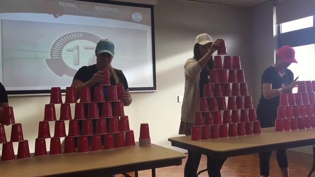 Minute to win it games - Stack Attack смотреть онлайн