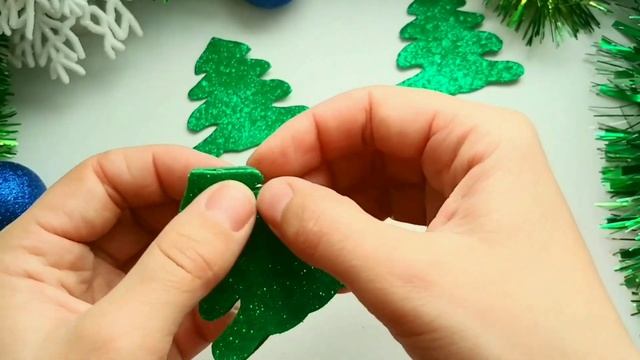 Новорічні прикраси своїми руками. На ялинку. Новогодние украшения из фоамирана своими руками. DIY смотреть онлайн