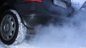 Машина сильно дымит зимой — что это значит?