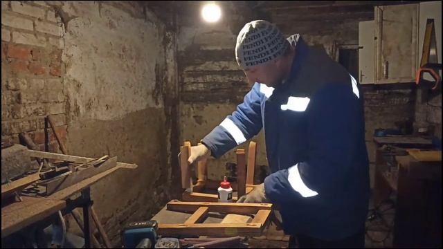 отремонтировал старый табурет в новой мастерской! смотреть онлайн