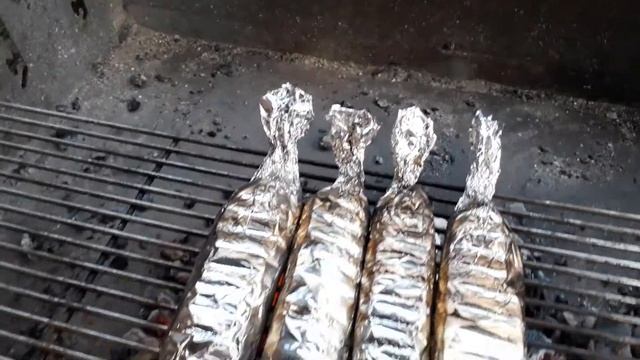 Скумбрия в фольге на гриле смотреть онлайн