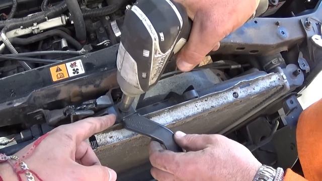 Ford Escape Radiator Removal and Replacement 2.0 2.3 3.0 Engine Mercury Mariner смотреть онлайн