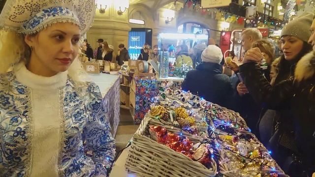 Клинская ёлочная игрушка в ГУМе смотреть онлайн