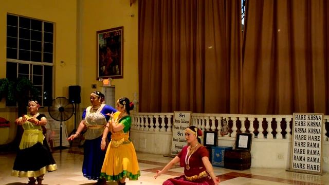 Dancing for Krishna Can't Get Better смотреть онлайн