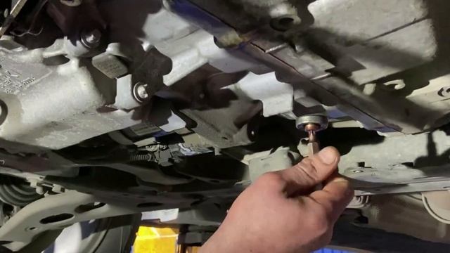 BMW F48. Полная замена масла в АКПП 8F22 он же TG81SC.mp4