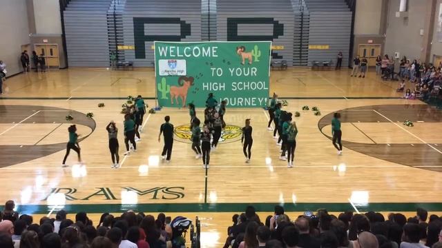 Rancho's Killer Cheer Team смотреть онлайн