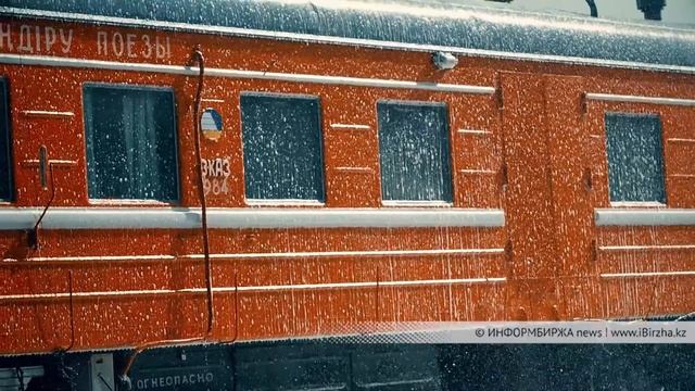 На ж/д вокзале г. Уральск загорелась цистерна с нефтью смотреть онлайн