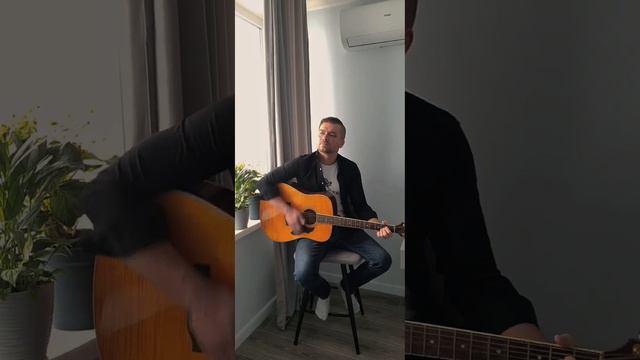 на блок постах в ущельях гор, там за горой вновь на гитаре аккорды Hm E A F#m смотреть онлайн