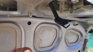 Не светится свет в багажнике lanos,СЕНС что делать,как поменять лампочку и почетить выключатель