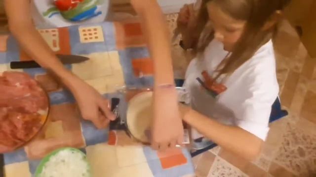 Чебуреки умеют готовить даже дети!!!! смотреть онлайн