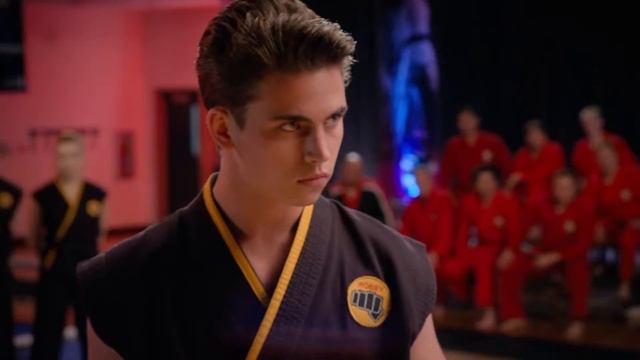 Robby Defeats Kenny | Fight Ending - Cobra Kai смотреть онлайн