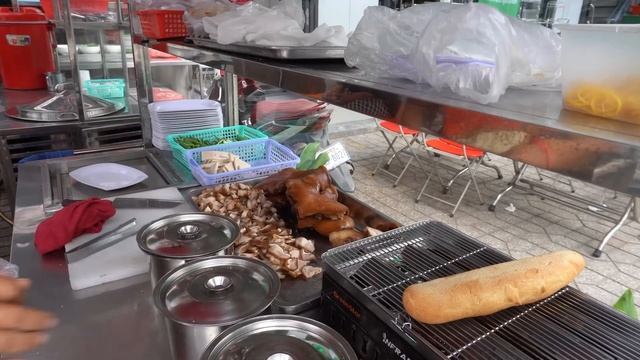 Cambodian street food, chopped meat, eating bread and noodle soup, Khmer food смотреть онлайн