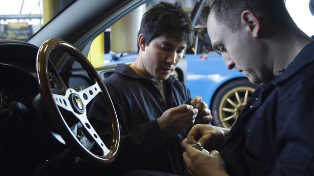 How To Install An Aftermarket Shift Knob смотреть онлайн