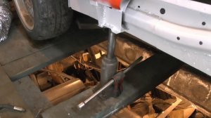 Замена порогов Бмв е34.Перевариваем гнилые пороги и дно.