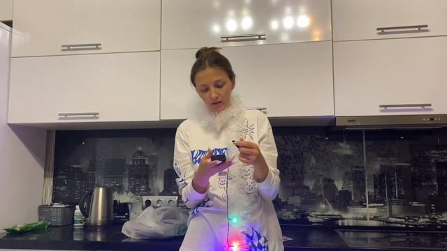 Уютный влог ??| Закупаю рождественские украшения | Распаковка fix price | Печём слойки смотреть онлайн