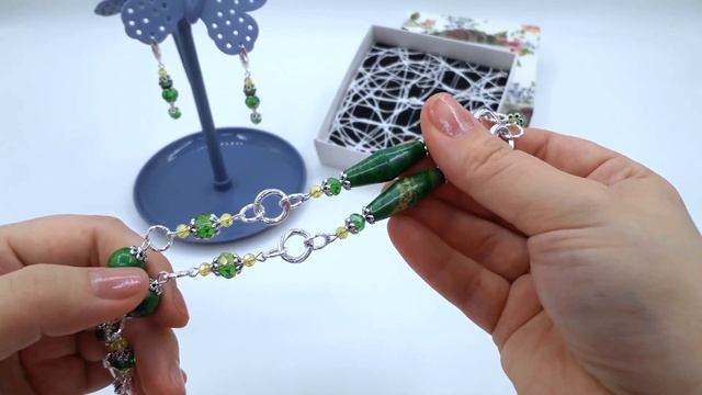 Бусы галстук из зелёных полимерных бусин " Летняя зелень" Tie made of polymer beads "Summer greens" смотреть онлайн