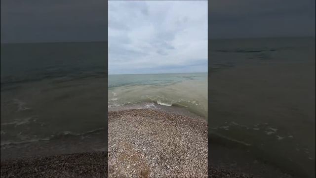Азовское море сливается с Таганрогским заливом. смотреть онлайн