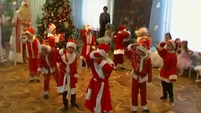 Танец Дедов Морозов смотреть онлайн