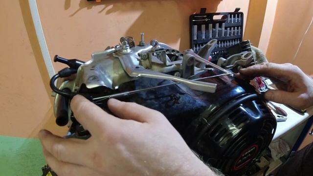 Двигатель мотобуксировщика не реагирует на рычаг газа Loncin 420, Lifan 190F 15 л.с. смотреть онлайн