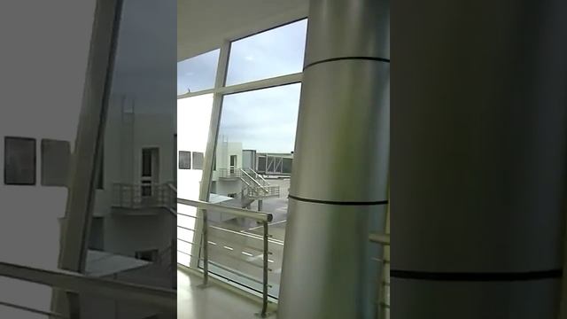 Обзор аэропорта, вид на взлетку, Камрань, Вьетнам смотреть онлайн