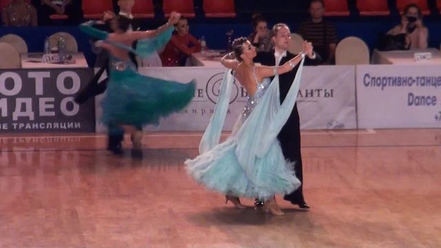 Brilliant Couple 2017 Взрослые Стандарт 1/4 Вальс Юшкин Максим - Руденко Ольга смотреть онлайн