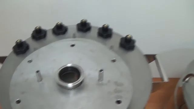 Выпарительные емкости из нержавейки с фланцевой крышкой смотреть онлайн