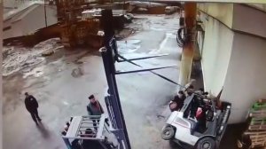 Раздавило бедолагу