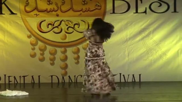 Heshk Beshk 2016..Georgina bellydancing to Aziza by Hossam Ramzy смотреть онлайн