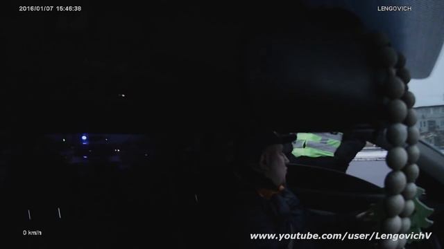 Полиция Харьков. Полицейские VS водитель. 0:4 (часть первая) смотреть онлайн