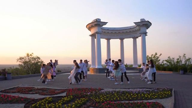 Ліцей №1 ім.І.П.Котляревського Випускний вальс 2023 смотреть онлайн