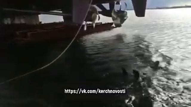 Спуск военного корабля в Керчи смотреть онлайн